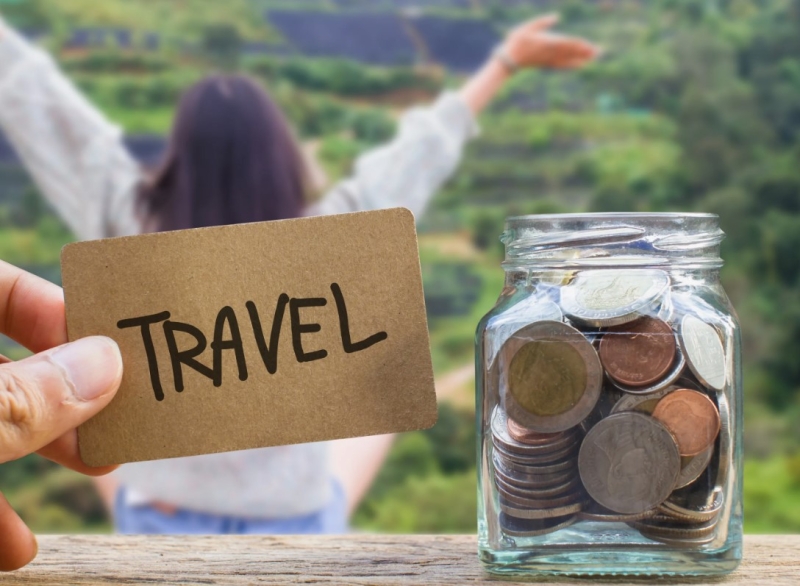 Большинство россиян планируют траты на отпуск, но часто их превышают