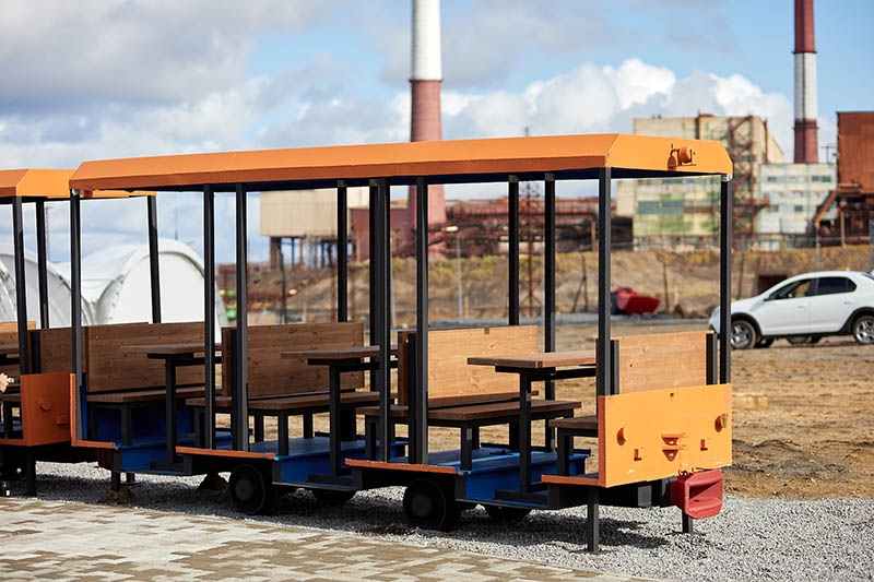 Музей техники на площади Металлургов в Никеле — новый туристический бренд Мурманской области