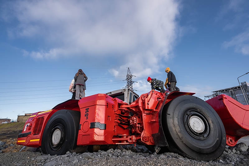 Музей техники на площади Металлургов в Никеле — новый туристический бренд Мурманской области